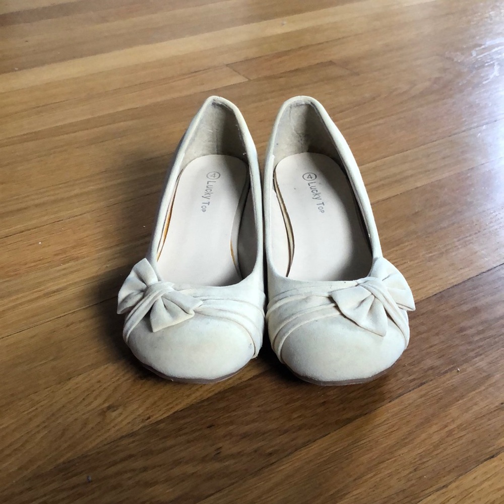 Lucky Top cream heels